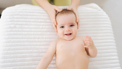 शिशु के सिर के आस-पास के हिस्से पर मसाज करना हो सकता है नुकसानदायक, न करें लापरवाही 