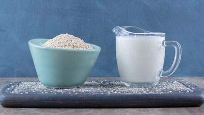 हड्डियों के लिए फायदेमंद होते हैं रागी और दूध, जानें किसमें होता है ज्यादा कैल्शियम?