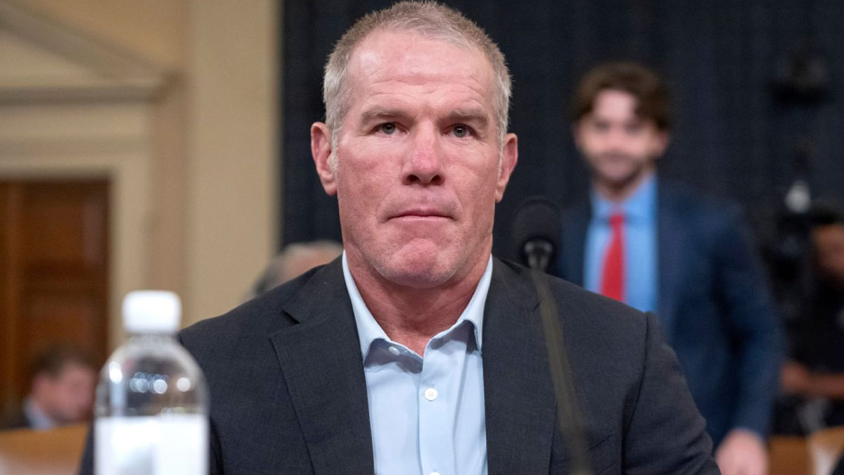 Brett Favre's Parkinson's Diagnosis Raises Concerns Over Football's Connection to Brain Disease