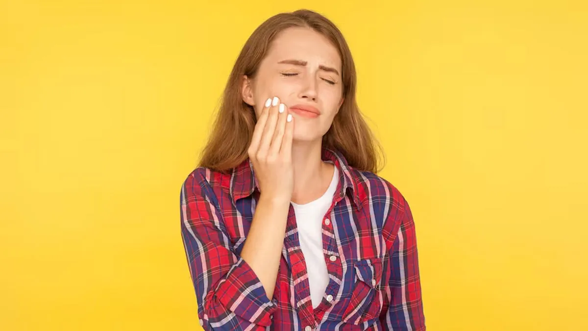 Are You Lacking Vitamin B12? Sore Gums And Other Telltale Symptoms