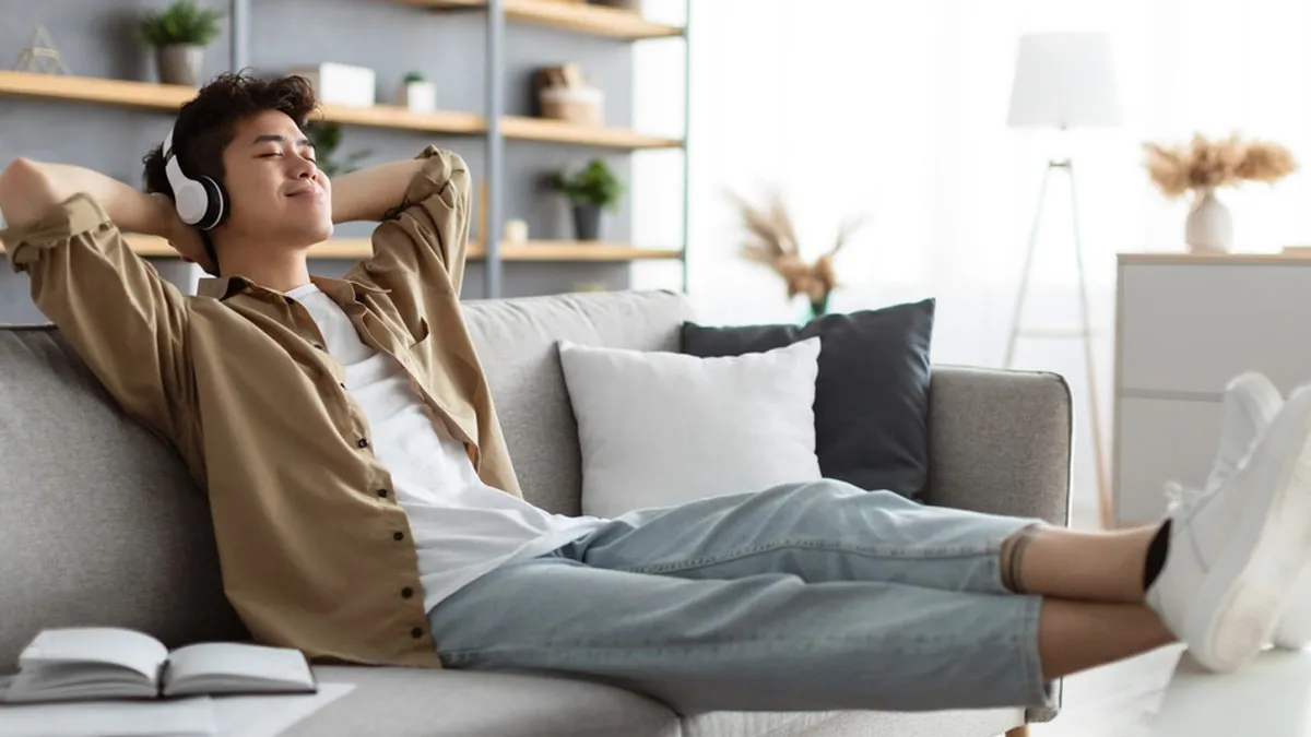 Bored At Work? Try THIS Japanese ‘Inemuri’ Nap Instead Of Power Nap To Reduce Brain Fog, Explains Neuroscientist