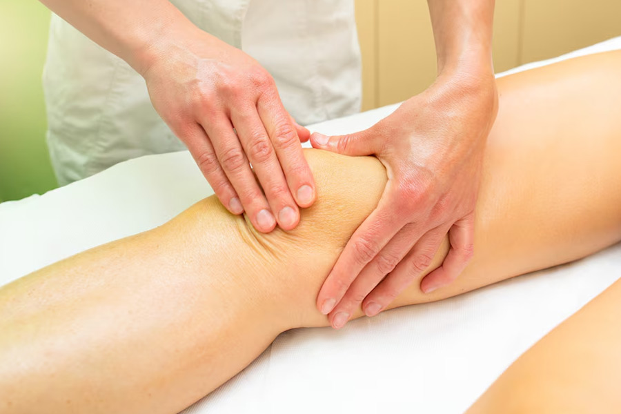 knee-oil-massage