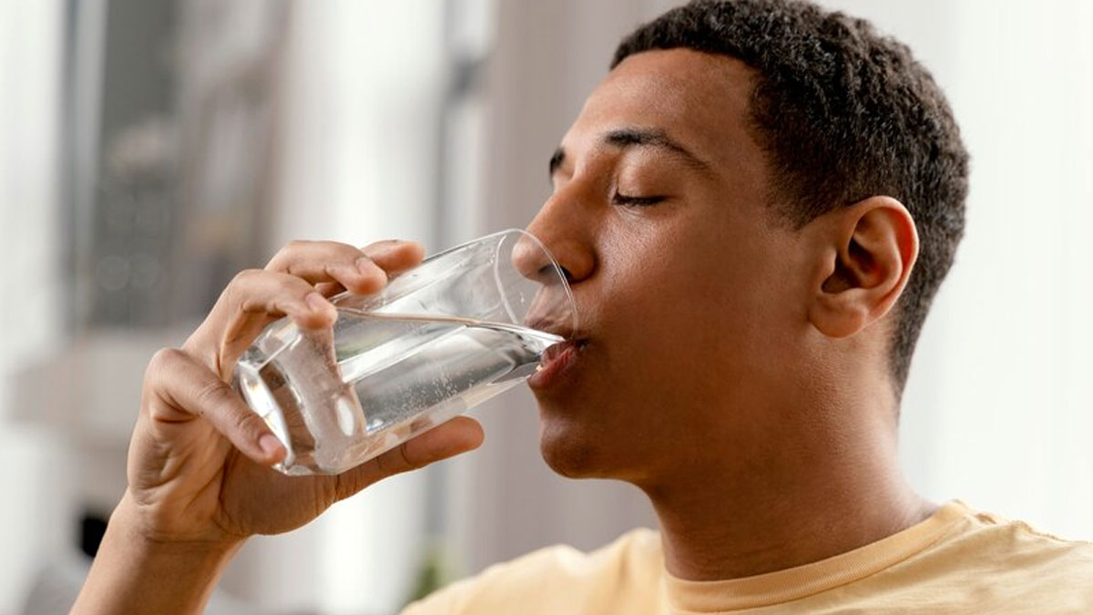 ExpertTalk: Why Should You Drink Water 30 Minutes Before and After Meals? |  OnlyMyHealth