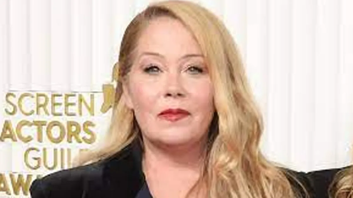 Christina Applegate Reflects On Missed MS Warning Signs During ‘Dead to Me’ Pilot – Know the Symptoms