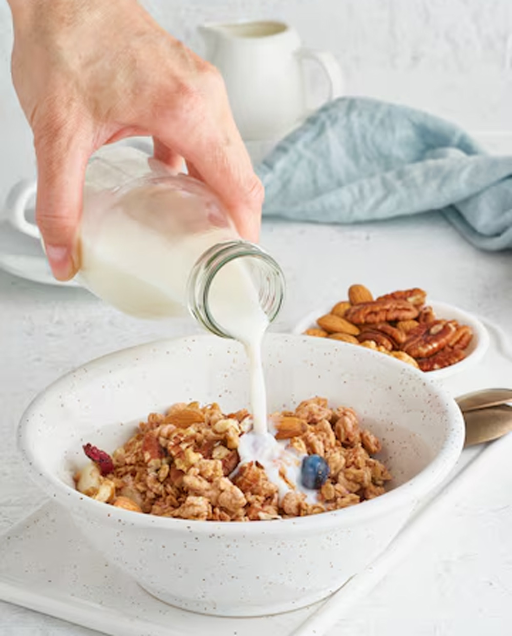 3-muesli-and-milk