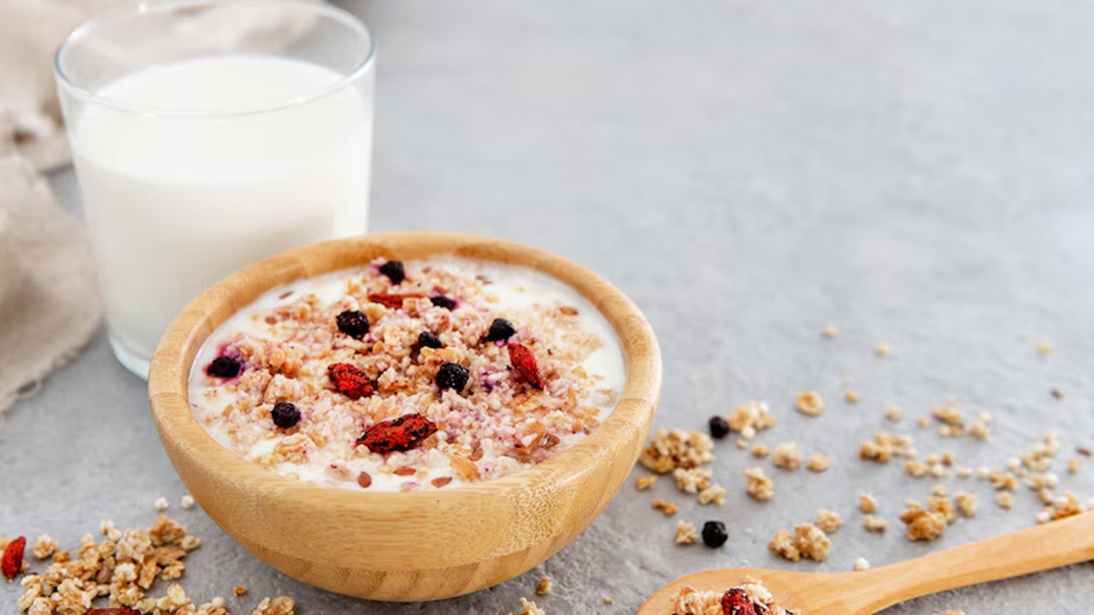 4-muesli-and-milk