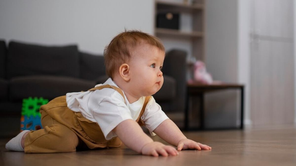 baby-crawling