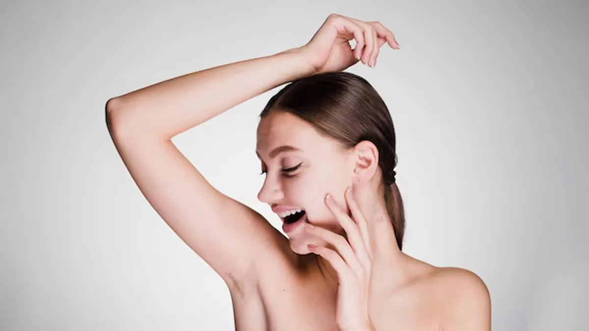 Tired Of Sweat Odour? Try This Turmeric and Aloe Vera Pack To Get Rid Of That Smell