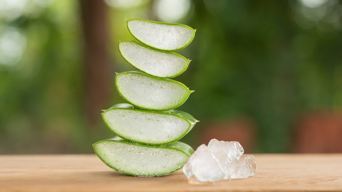 aloe-vera-and-turmeric-pack-for-odour