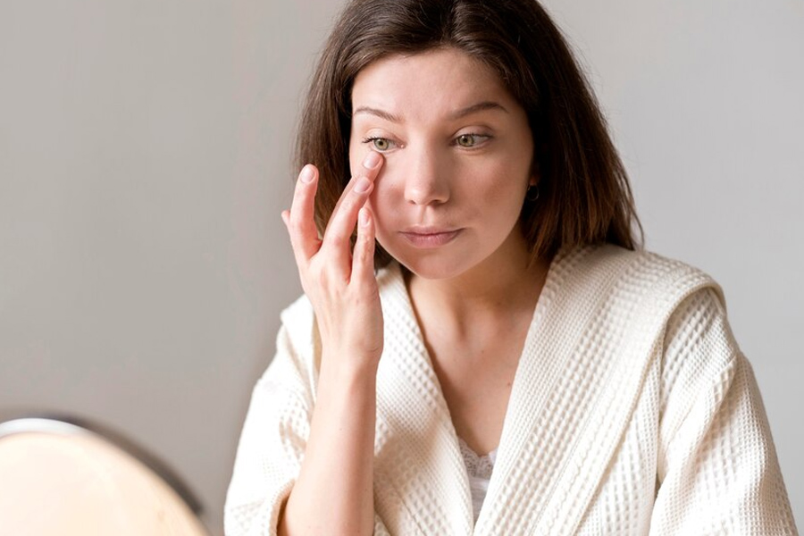 green-tea-ice-cubes-for-puffy-eyes