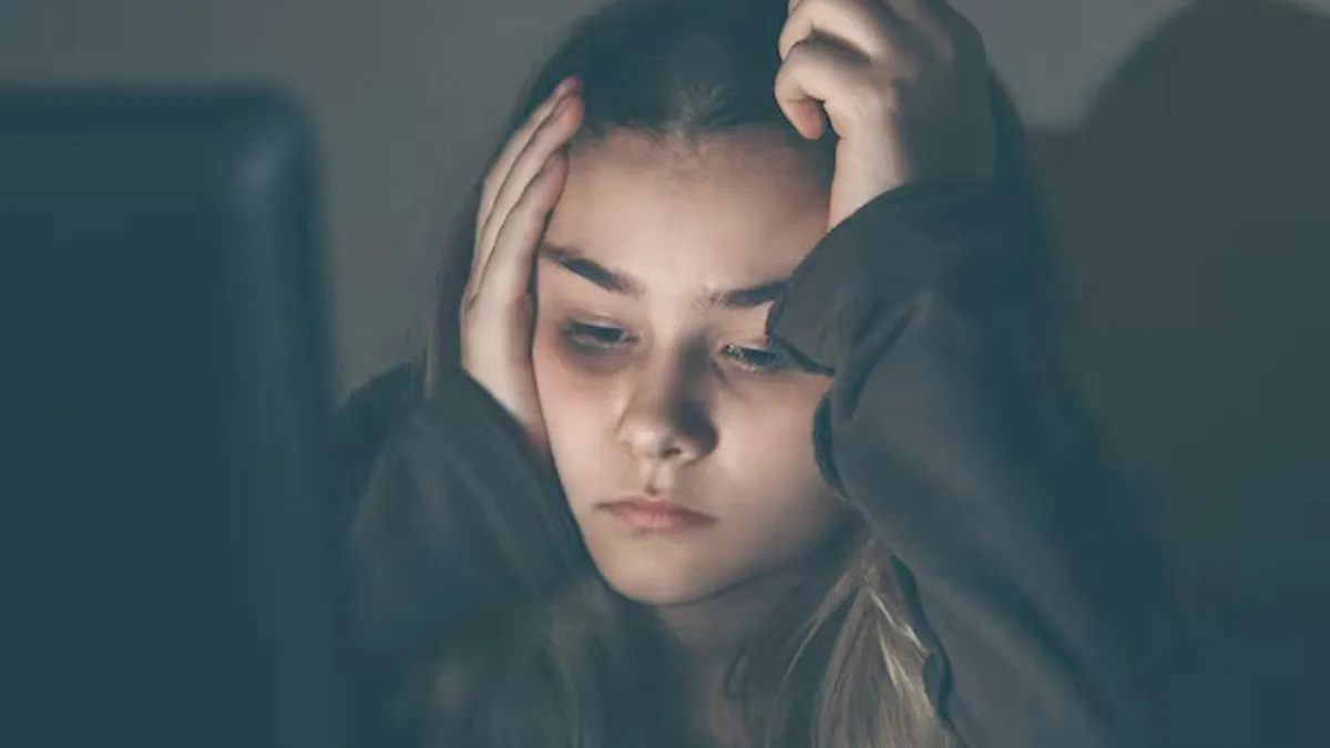 How To Know If Someone Is Experiencing A Silent Panic Attack? 15 Signs That Go Unnoticed And Management Tips

