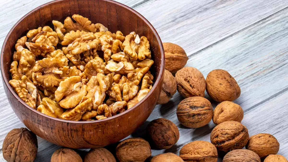 Why Soaked Walnuts Deserve A Place in Your Diet? Nutritionist Answers