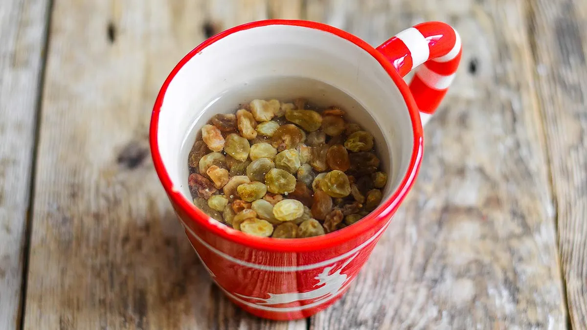 Is It Good To Drink Raisin Water On An Empty Stomach? Expert Tells Benefits