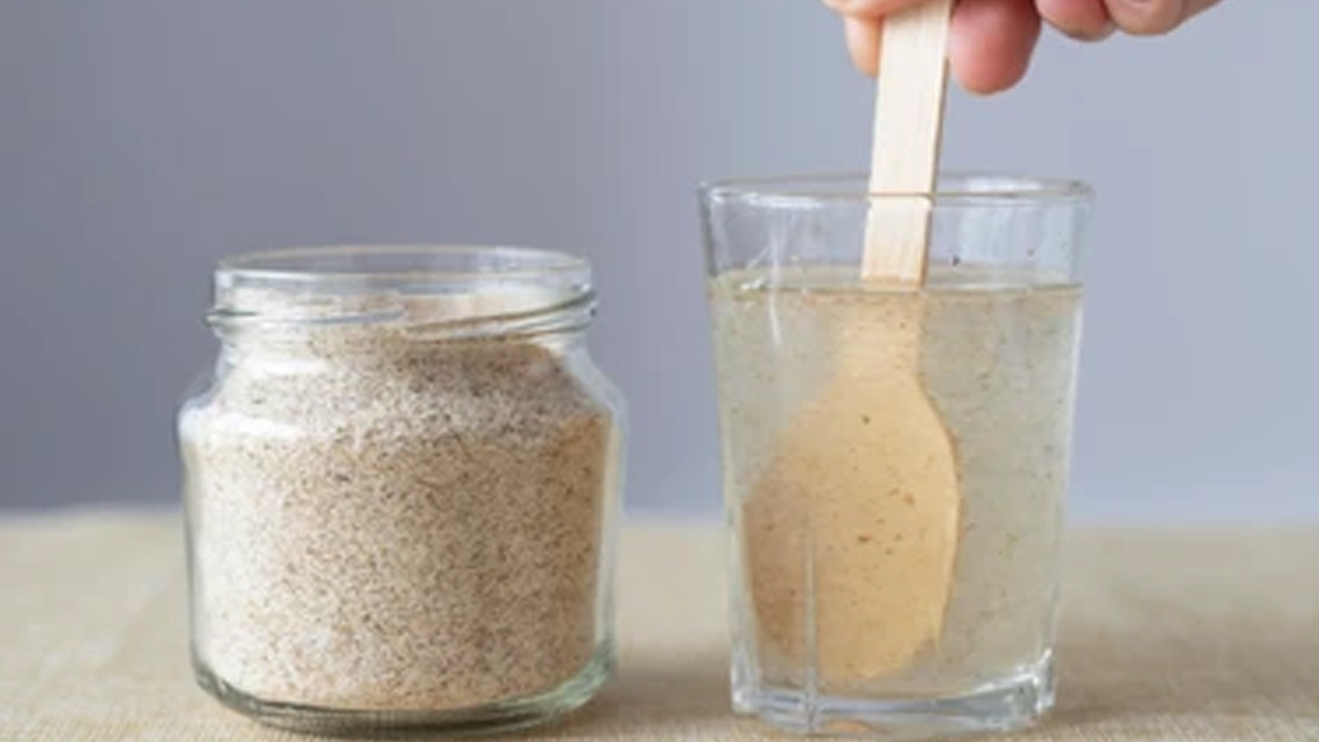mixing-psyllium-husk
