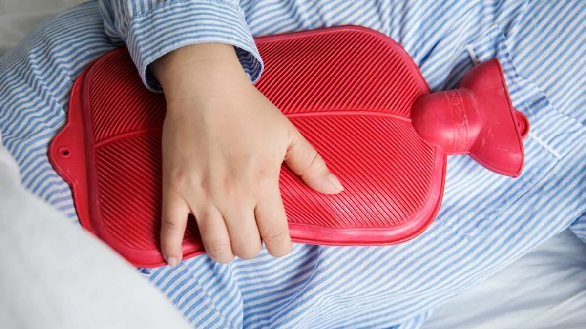 How To Safely Use Heating Pads During Period: Benefits And Risks