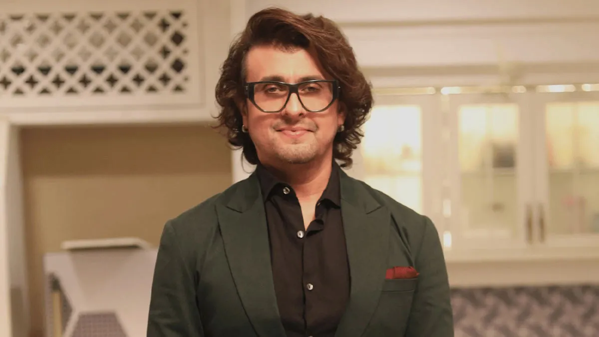 Sonu Nigam Suffers Back Spasm On Stage During Concert: What It Is & Easy Ways to Treat It