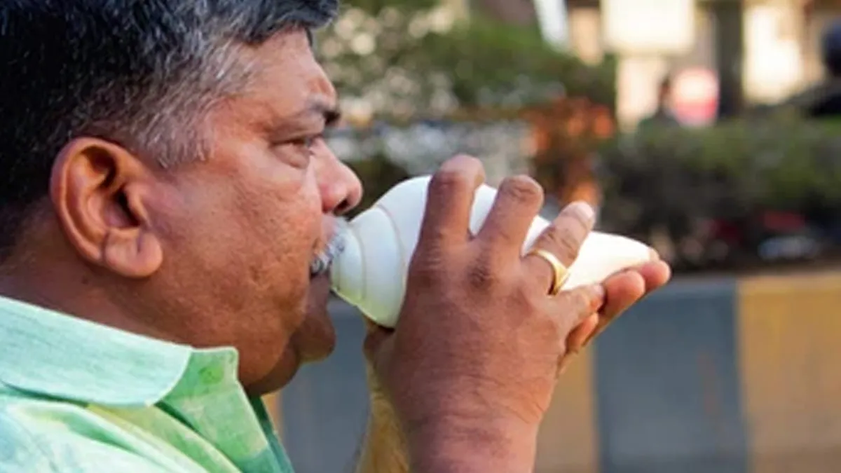 Blowing Shankh Is Good For Your Health! Here Are Physical And Mental Health Benefits Of Blowing A Conch