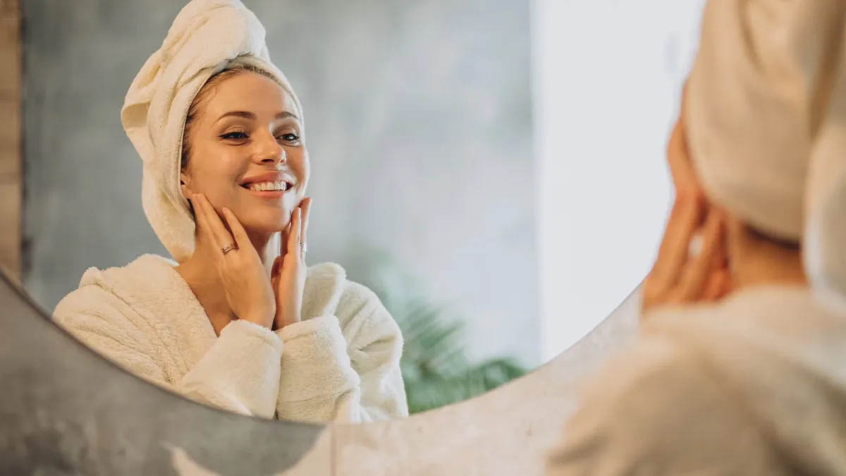 Include Gulab Jal and Sandalwood Powder in Your Skincare Routine For Smooth Seasonal Transition