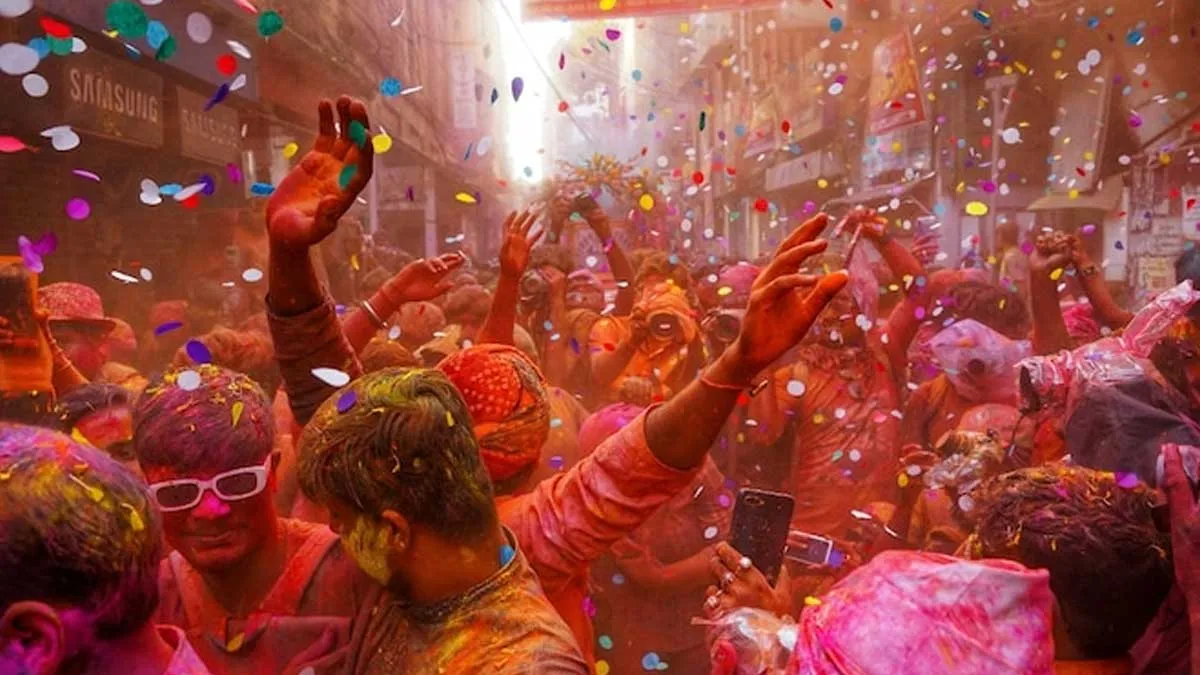 Holi 2025: Best Natural Alternatives to Chemical Holi Colors for Hair Safety