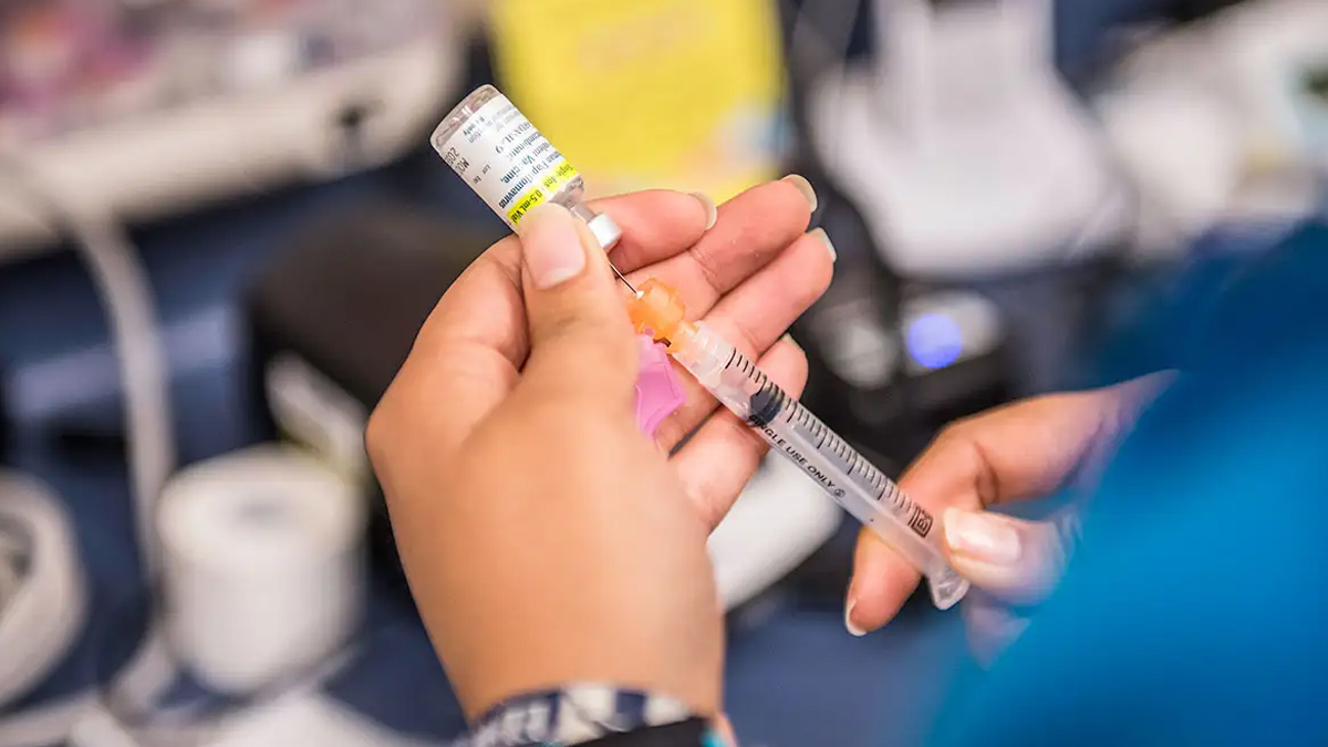 2-Noida-Vaccine-Drive