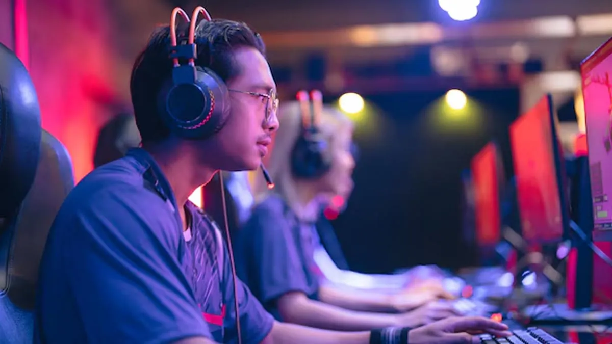 Gaming Without Pain: Expert Explains How E-Sports Athletes Can Avoid Orthopaedic Injuries