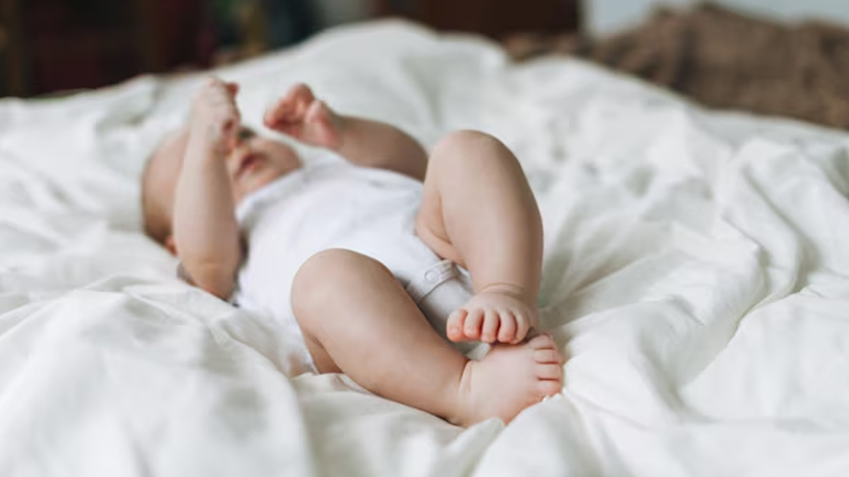 infant-moving-arms-legs