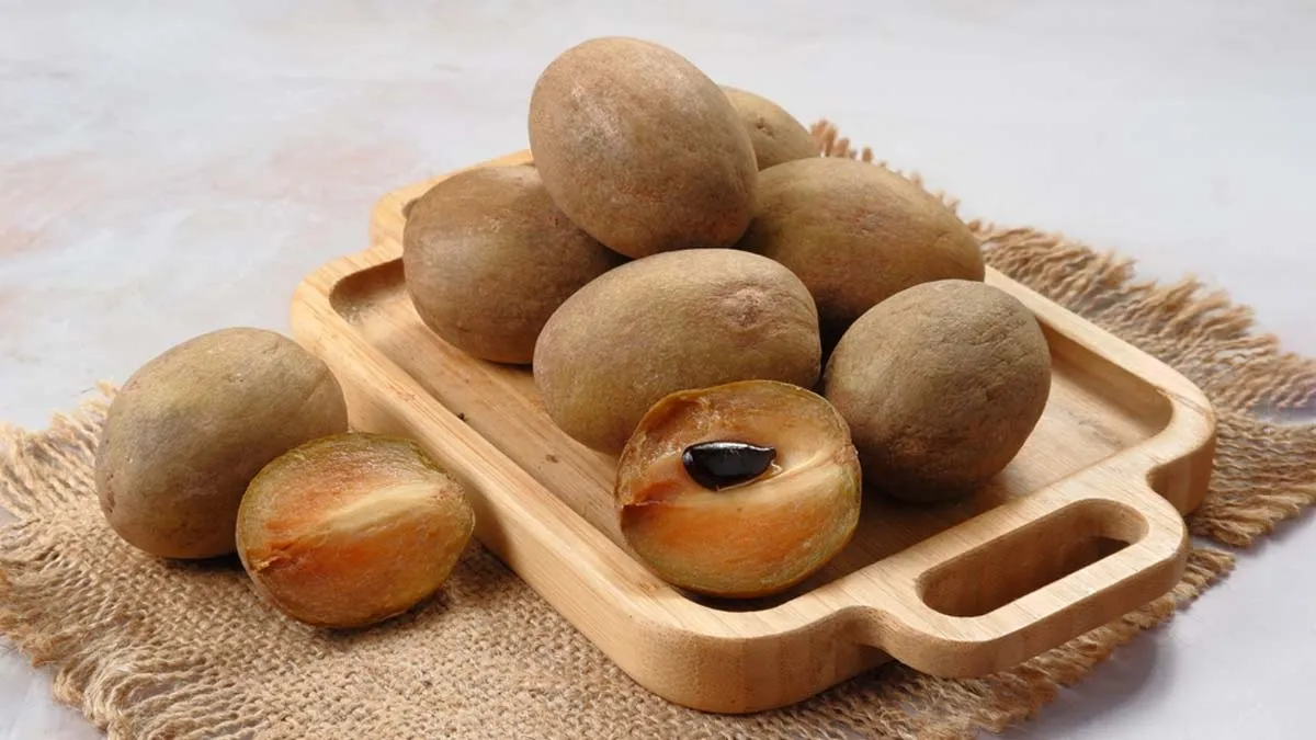 Did You Know Chikoo Can Be Used In Skincare? Here's How It Promotes Skin Health