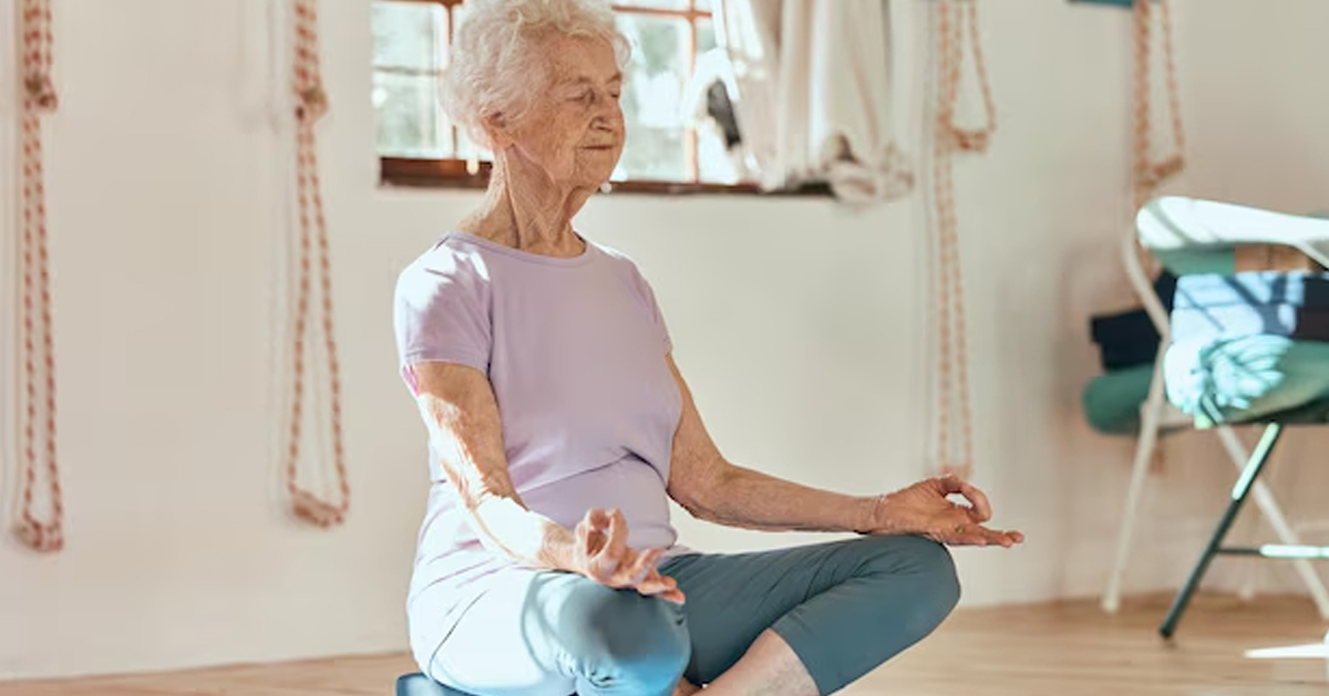 old-woman-meditating