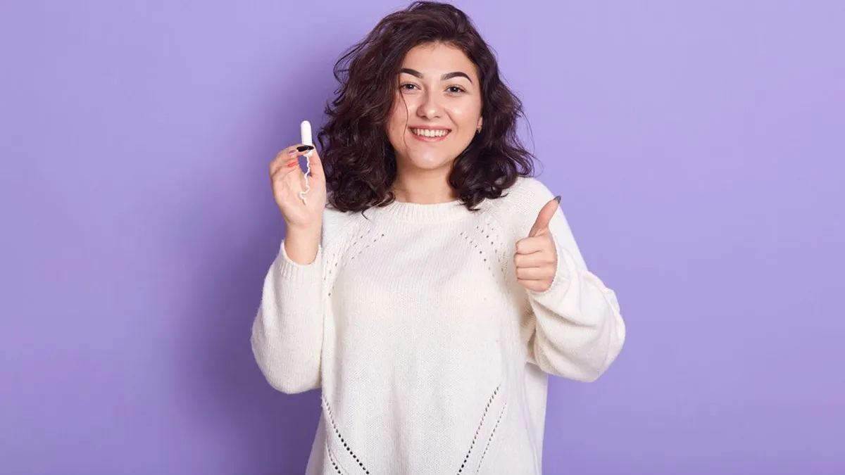 Do You Use A Tampon During Periods? Here's How To Pee Safely