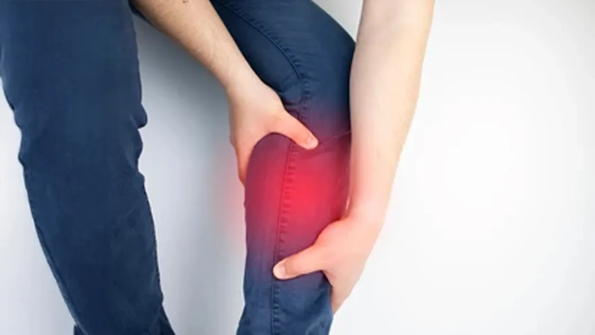 Restless Leg Syndrome: Here's Why You Should Try Acupuncture For Relief
