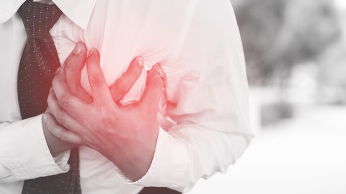 swollen feet managing tips 1 - 2025-04-15T164722.135