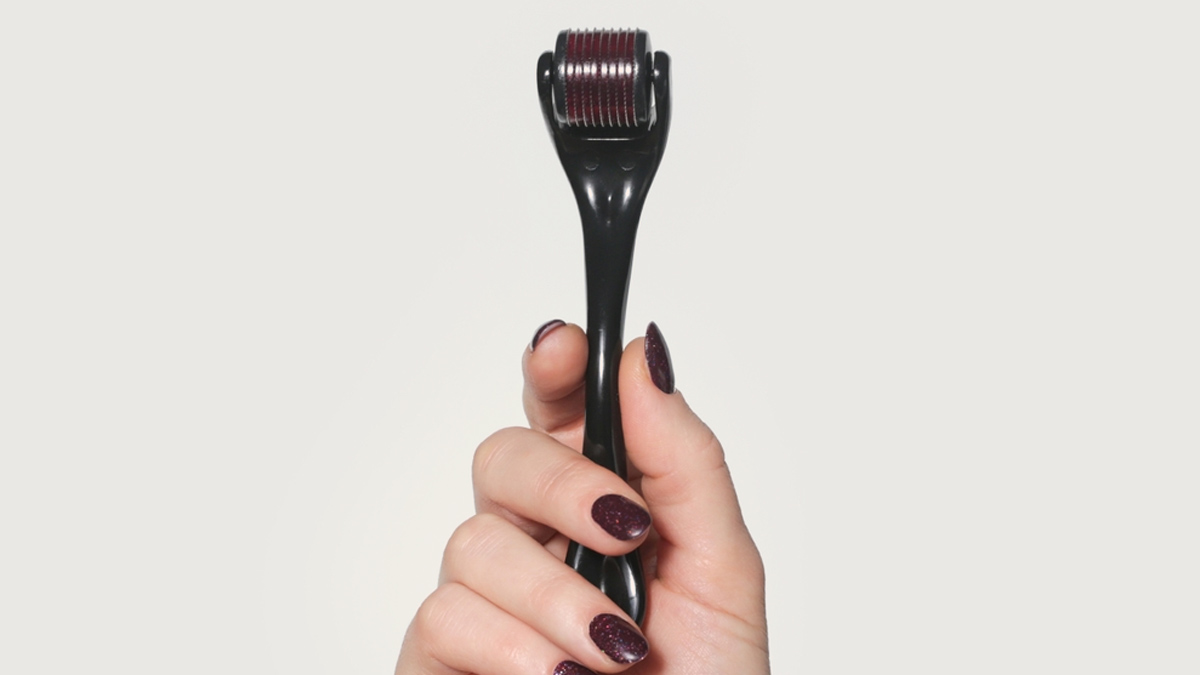 The Power of Microneedling: Benefits, Uses, And How To Use A Derma Roller