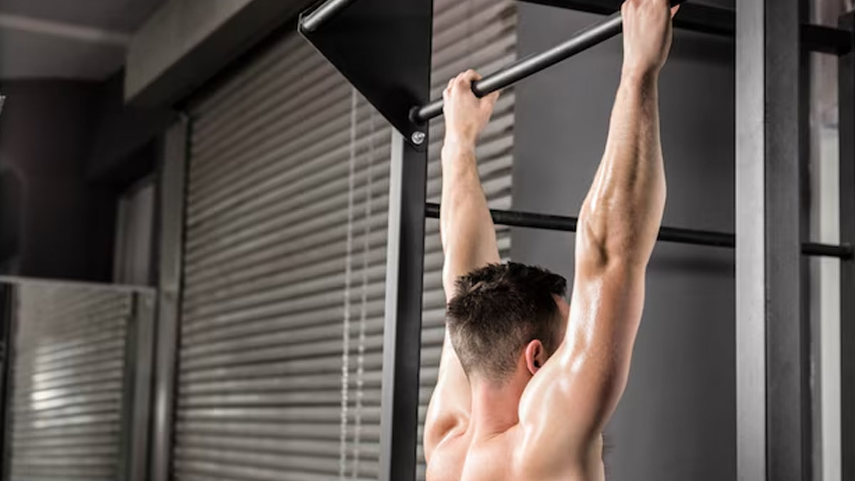 Here s why you should do pull ups everyday in the morning onlymyhealth