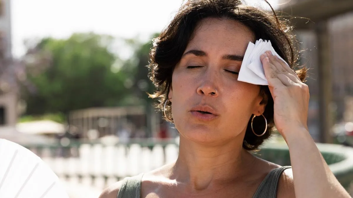Link Between Heatstroke And Kidney Damage: Expert Explains Why Hydration Matters