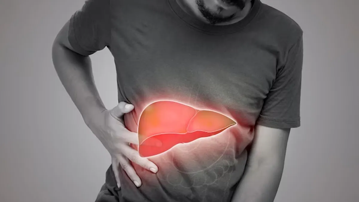 Expert Shares Early Warning Signs of Liver Disease Before It's Too Late