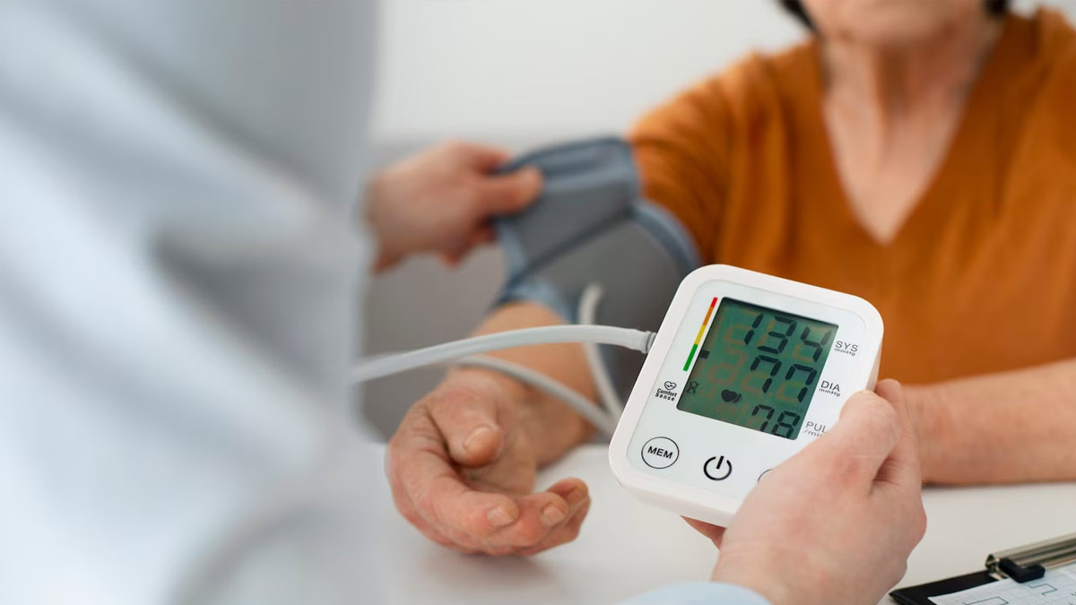 Summer Heat Can Increase Blood Pressure Risk! THESE Juices Can Help Keep You Cool