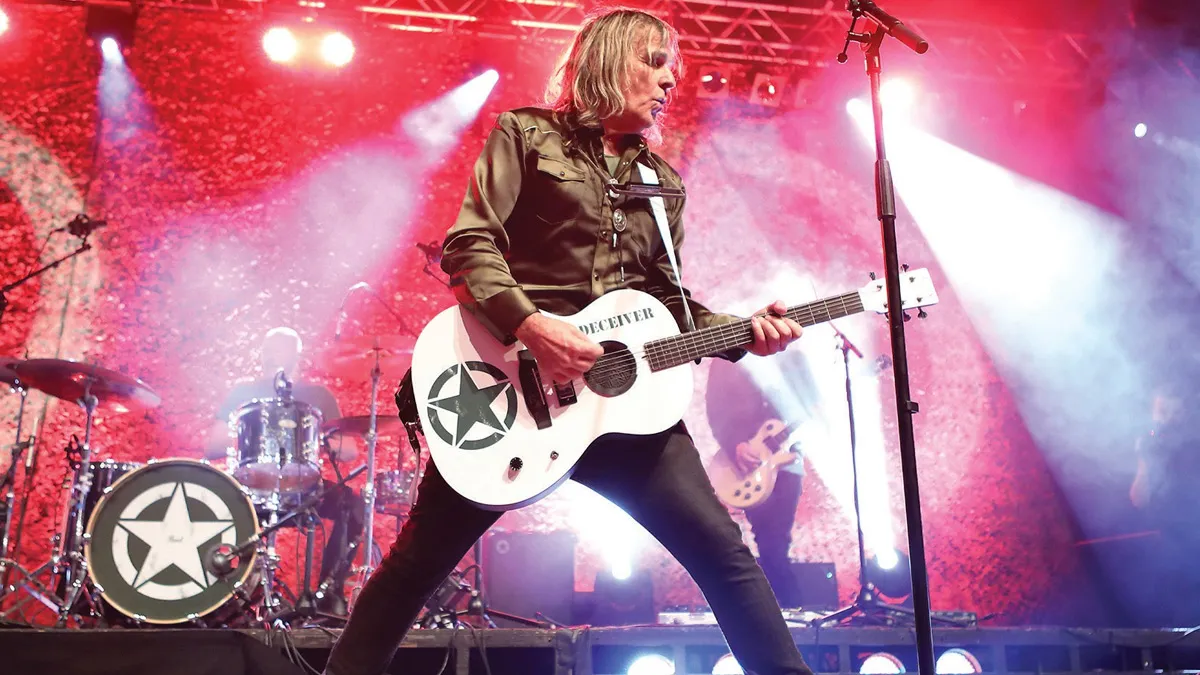 Mike Peters Dies at 66 After Battling Lymphoma and Chronic Lymphocytic Leukaemia for Over 30 Years