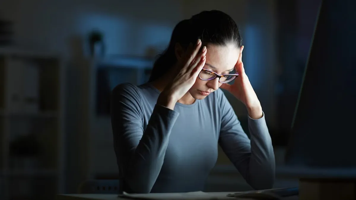 Emotional Burnout Vs Stress: Is There A Difference and How To Differentiate