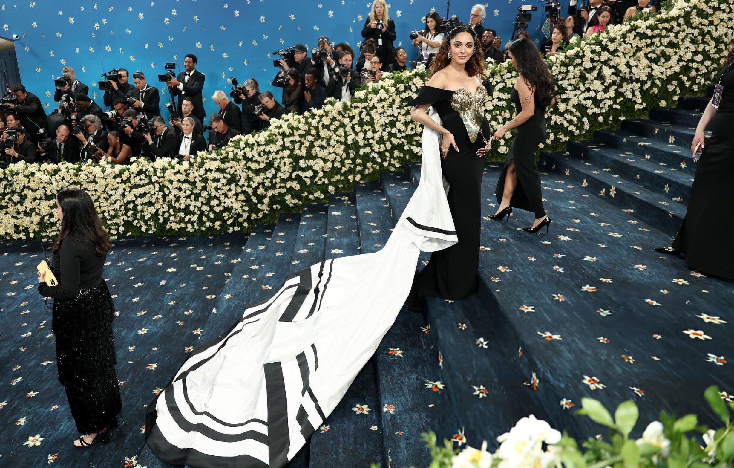 kiara advani met gala baby bump kiara advani