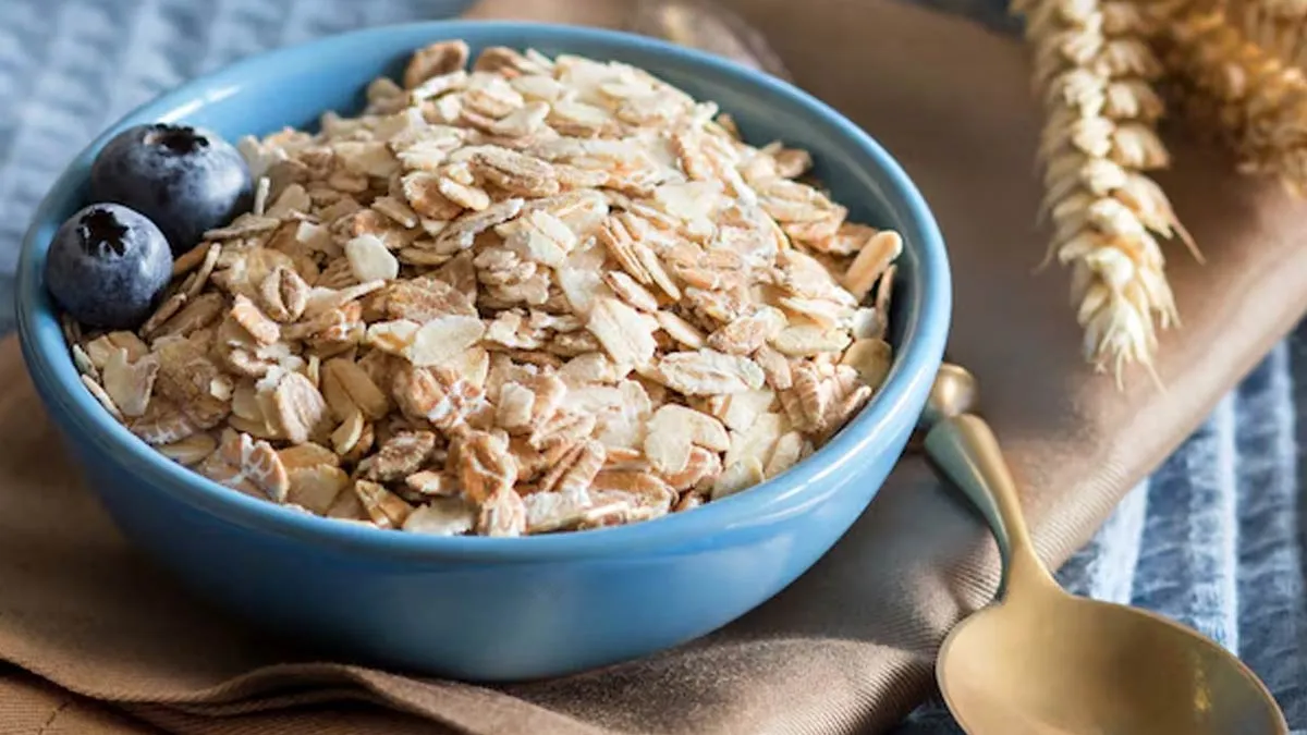Lactose Intolerant? Here's How To Make Oats That Won't Upset Your Stomach