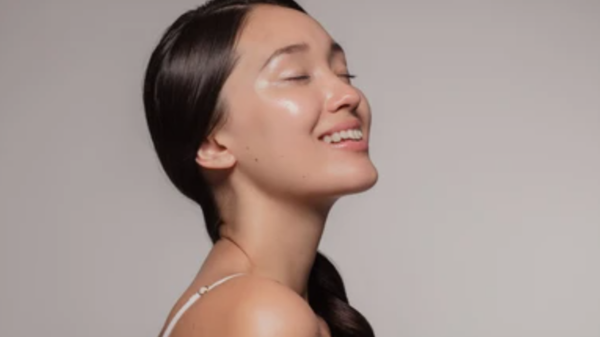How To Tap Into The “Jello Glass Skin” Trend For The Clearest Possible Skin This Summer, Expert Tells