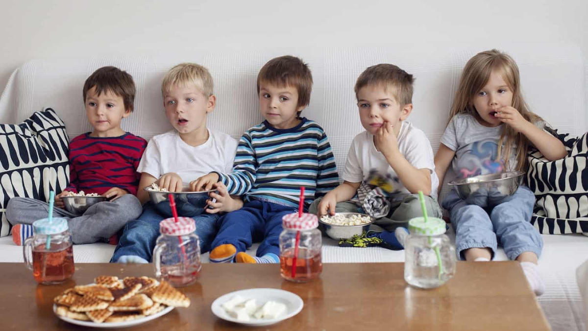 Just 5 Minutes Of Junk Food Ads Can Trigger Kids To Consume More Calories Daily, Study Finds