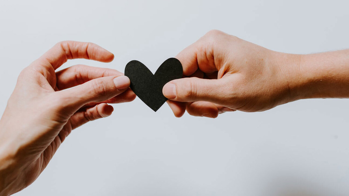 Is Love Blinding You? Explore Halo Effect and Why We Overlook Our Partner’s Flaws in Relationships