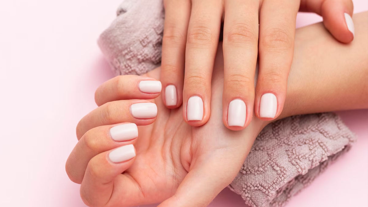Nail Care In The Heat: How To Prevent Yellowing, Peeling And Brittleness Naturally