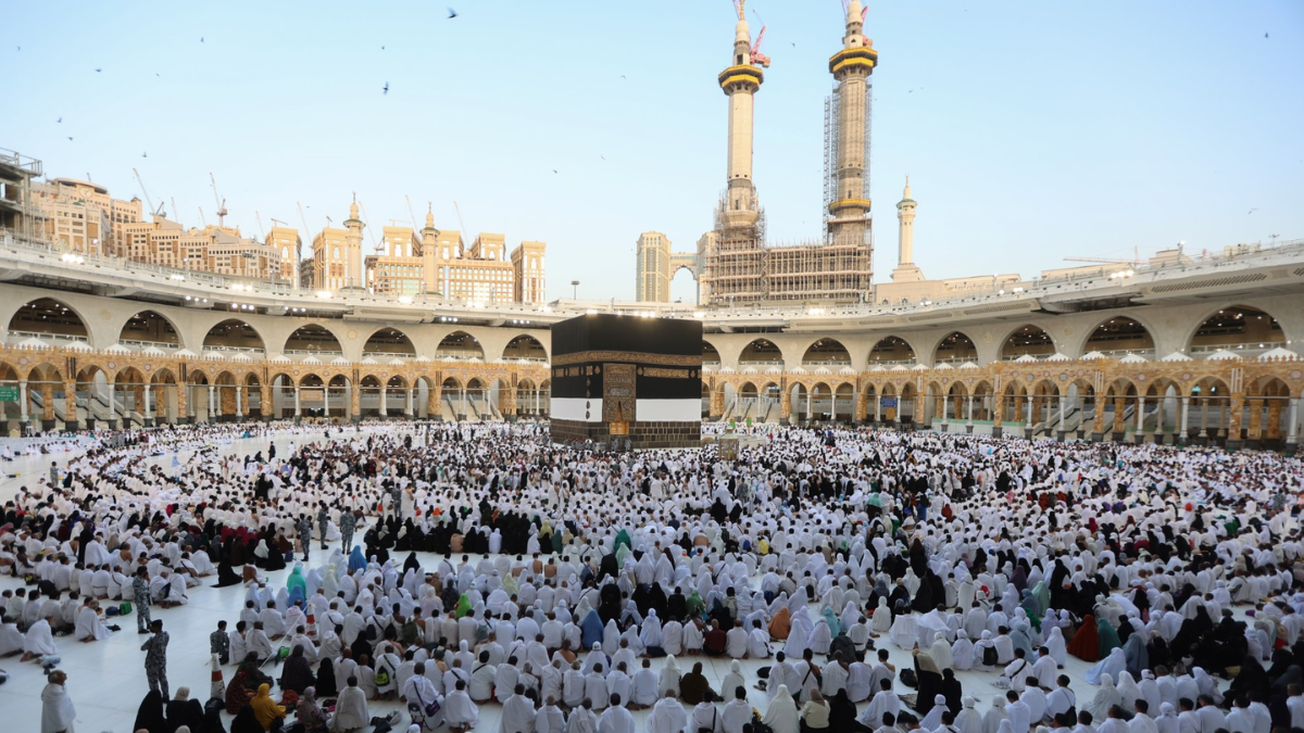 Pneumonia Strikes 99 Indonesian Hajj Pilgrims In Saudi Arabia; One Fatality Reported