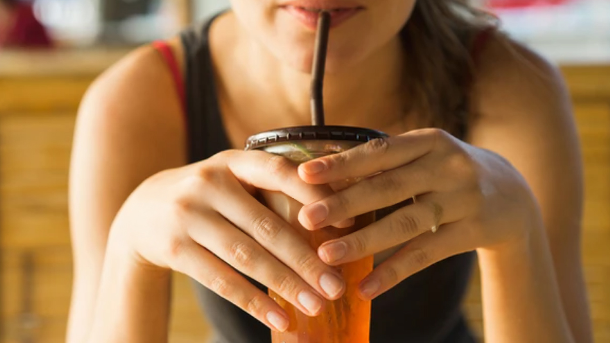 drinking-iced-tea