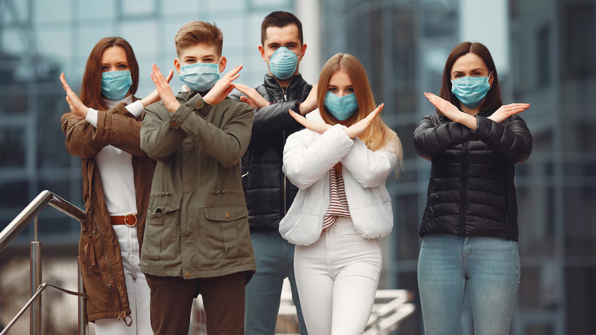 people wearing ask to avoid covid