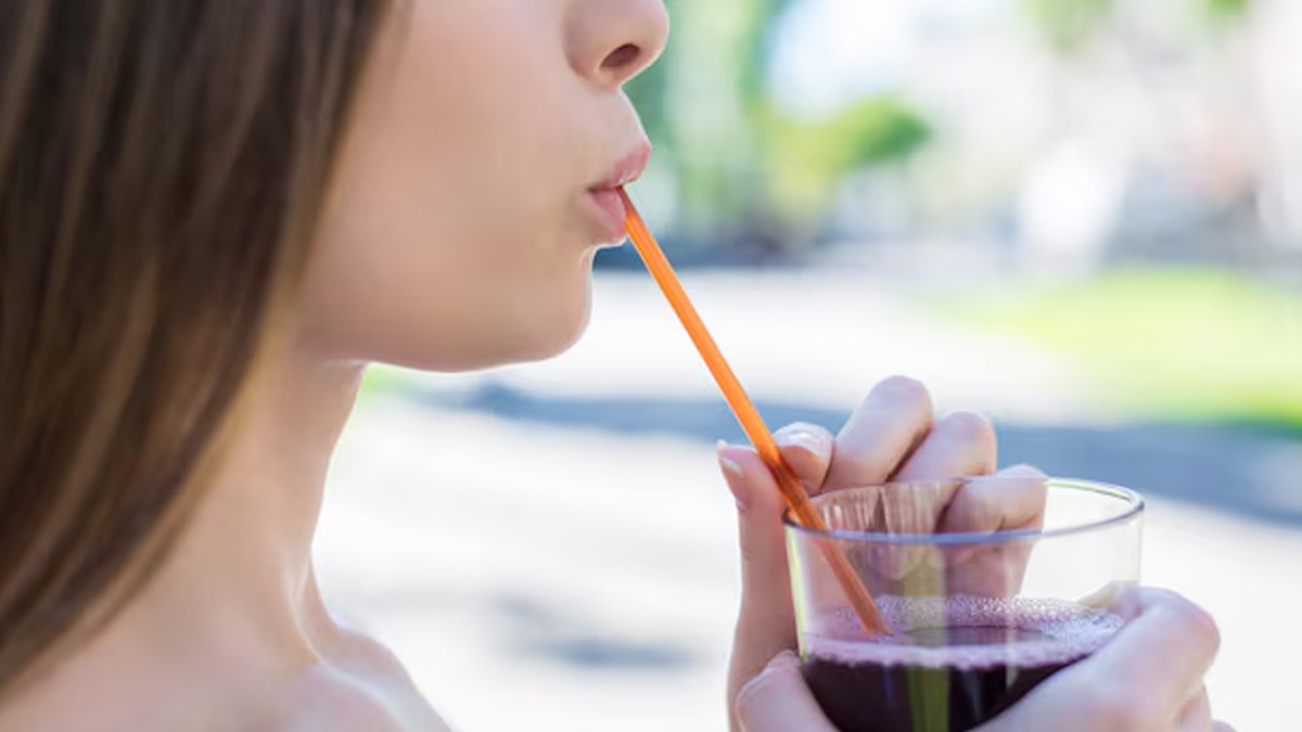 drinking-with-straw