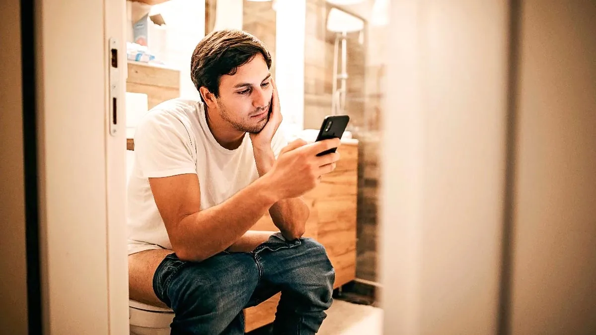 Paralysed After 30 Minutes on the Toilet? Expert Shares How It Can Cause Paralysis