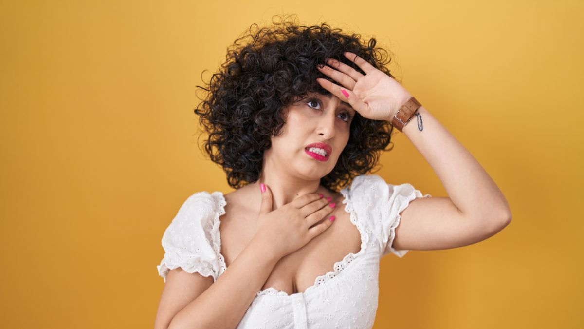 Curly Hair in the Heat: How to Keep Your Curls Defined and Hydrated